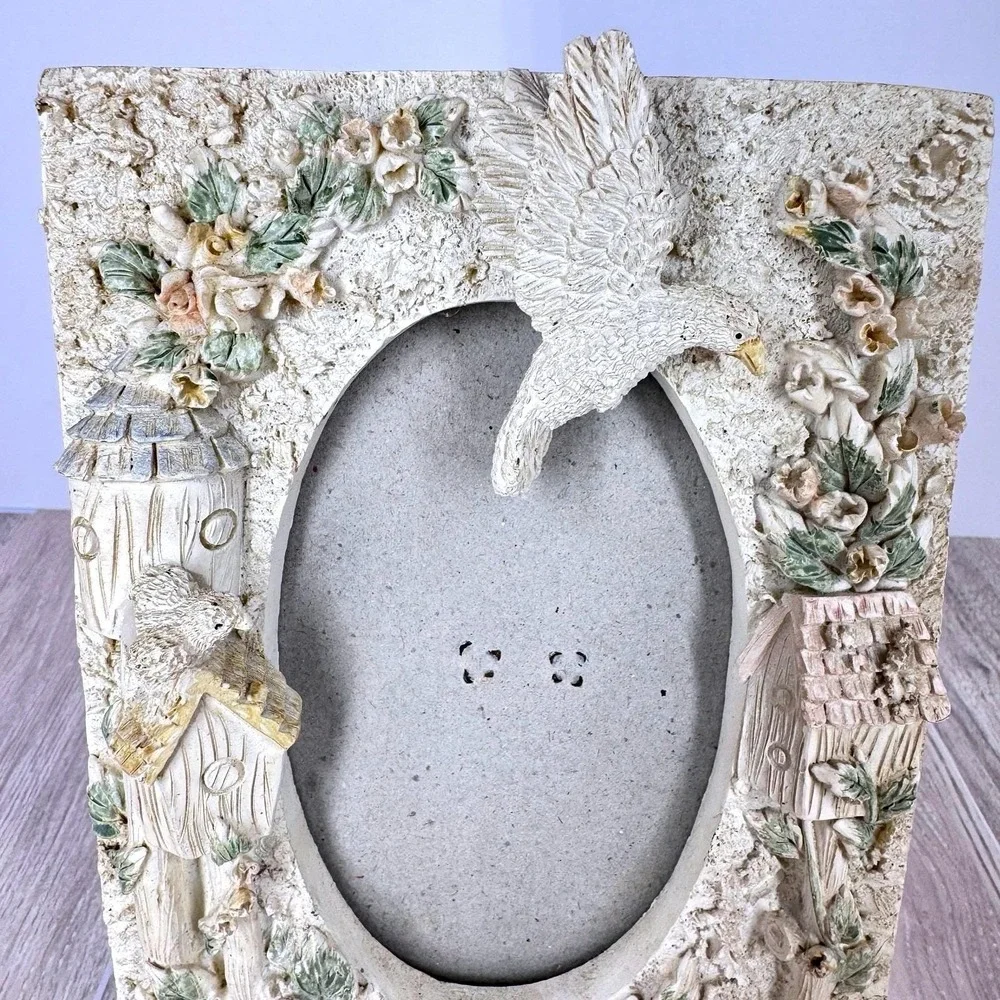 Cottage Bird Floral Picture Frame Oval Photo Opening Resin‎ Cottagecore Decor